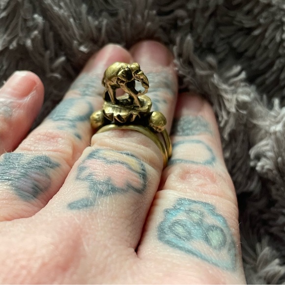 OZMA Gold Elephant Stackable Ring - Picture 4 of 4